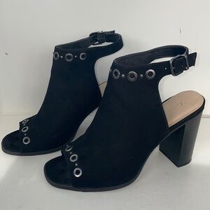 NWOT Simply Vera Wang peep-toe-platform high heels women